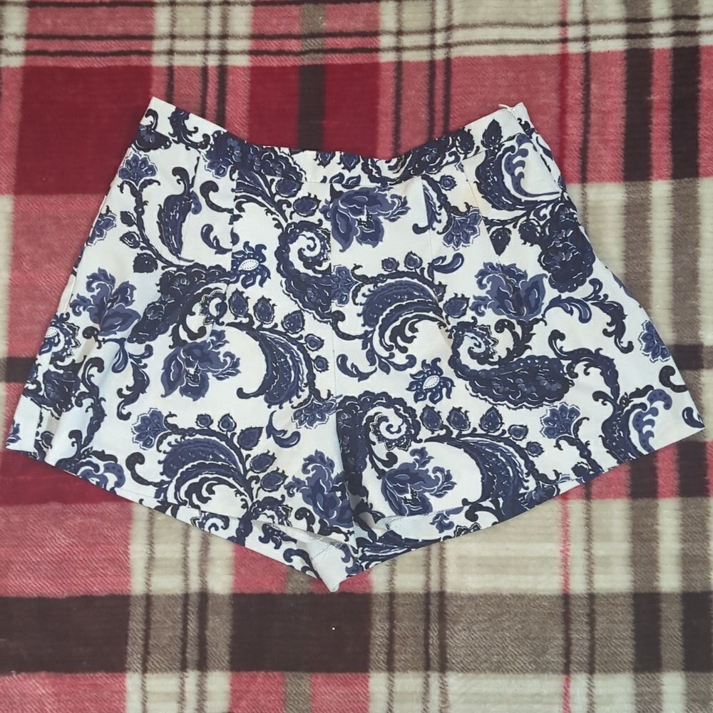 💜5/$25 SMALL forever 21 Paisley pattern side zip shorts